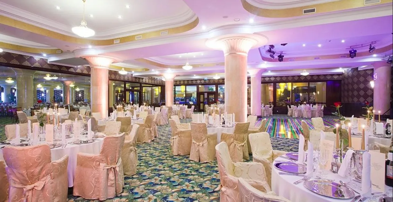 Zdjęcie Ile kosztuje doba w hotelu Gołębiewskim? Zaskakujące ceny i rabaty