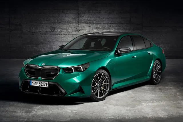 Zdjęcie Nowy BMW M5 2025: co warto wiedzieć o nadchodzącym modelu i jego zmianach