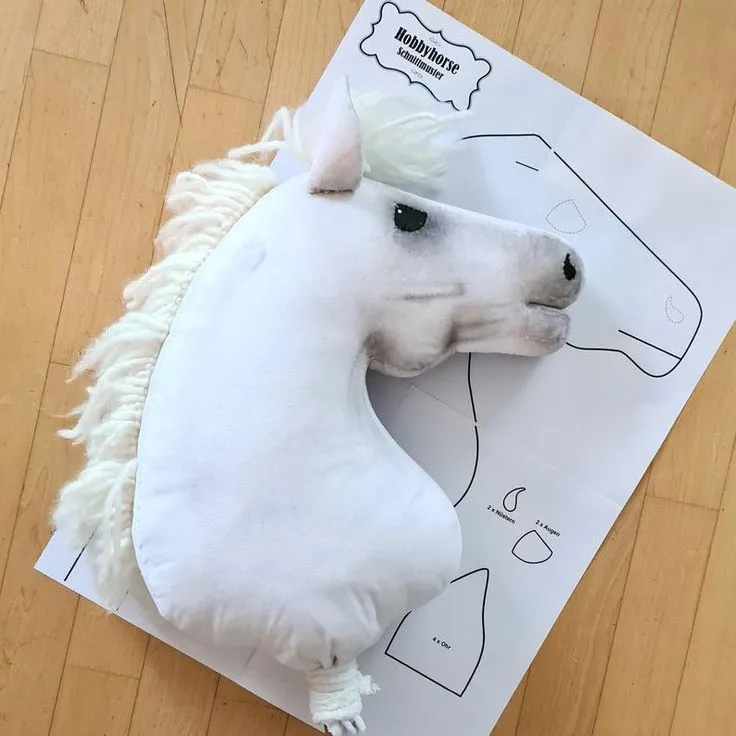 Zdjęcie Jak zrobić hobby horse z kartonu: instrukcja krok po kroku