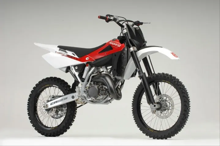 Zdjęcie Husqvarna CR 125 – wszystko, co musisz wiedzieć o tym motocyklu