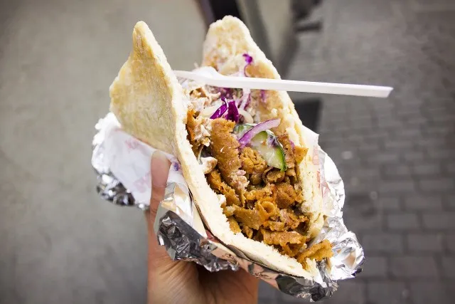 Zdjęcie Czy kebab jest ciężkostrawny? Poznaj prawdę o jego wpływie na trawienie