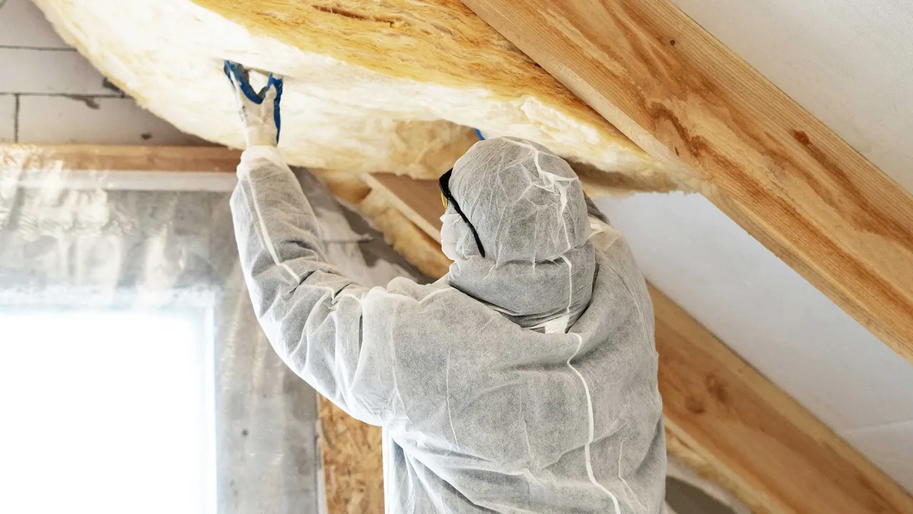 Zdjęcie Ile za ocieplenie poddasza? Sprawdź koszty i najlepsze materiały