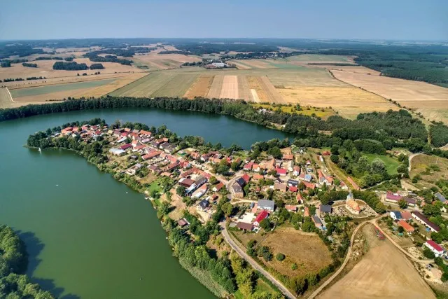 Zdjęcie Śmiardowo Złotowskie – urokliwa wieś z pięknym jeziorem i atrakcjami