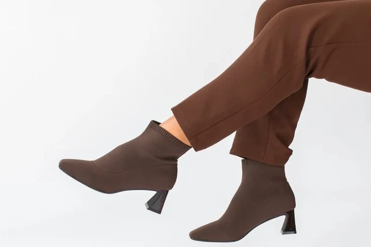 Zdjęcie Botki jak skarpetki – jak je stylizować, by nie popełnić błędów