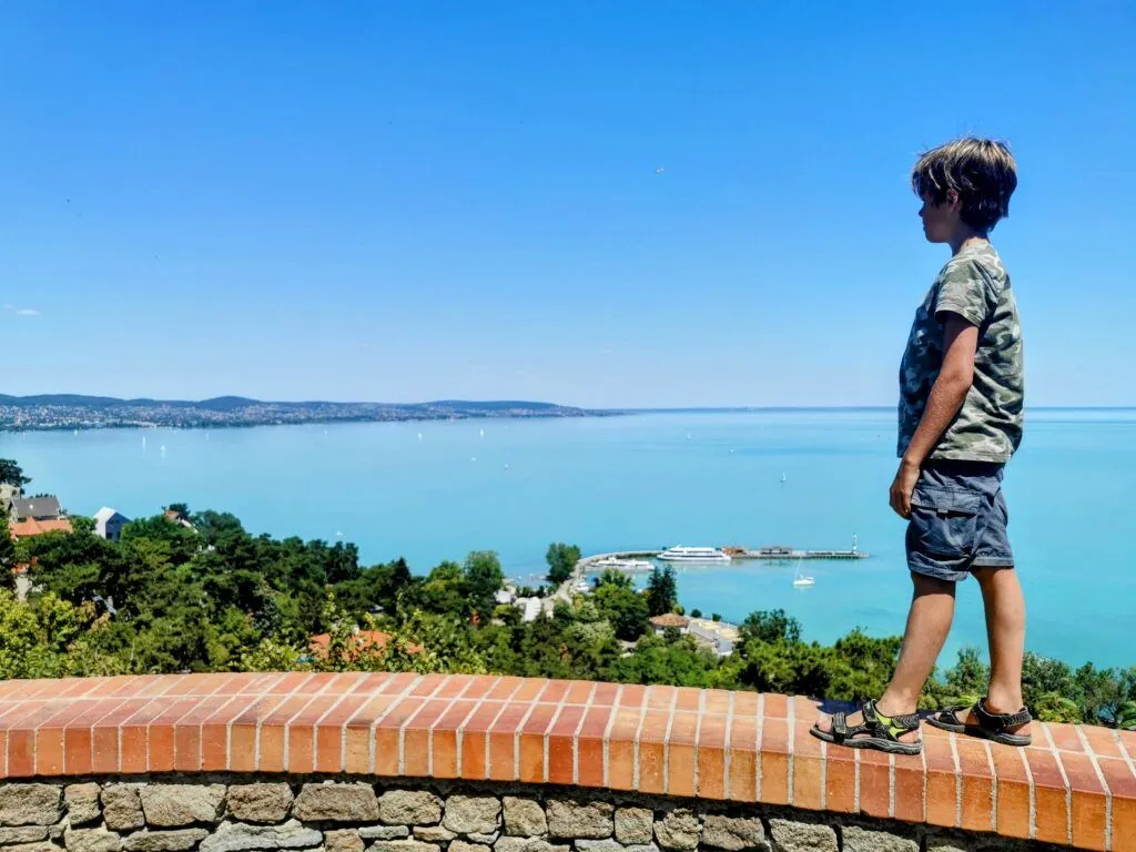 Zdjęcie Najlepsze miejsca nad Balaton z dzieckiem – uniknij rozczarowań podczas wakacji