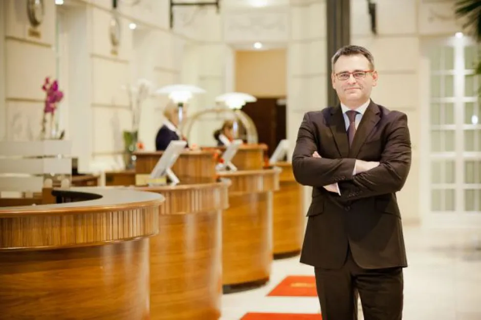 Zdjęcie Ile zarabia dyrektor hotelu? Zaskakujące fakty o wynagrodzeniach
