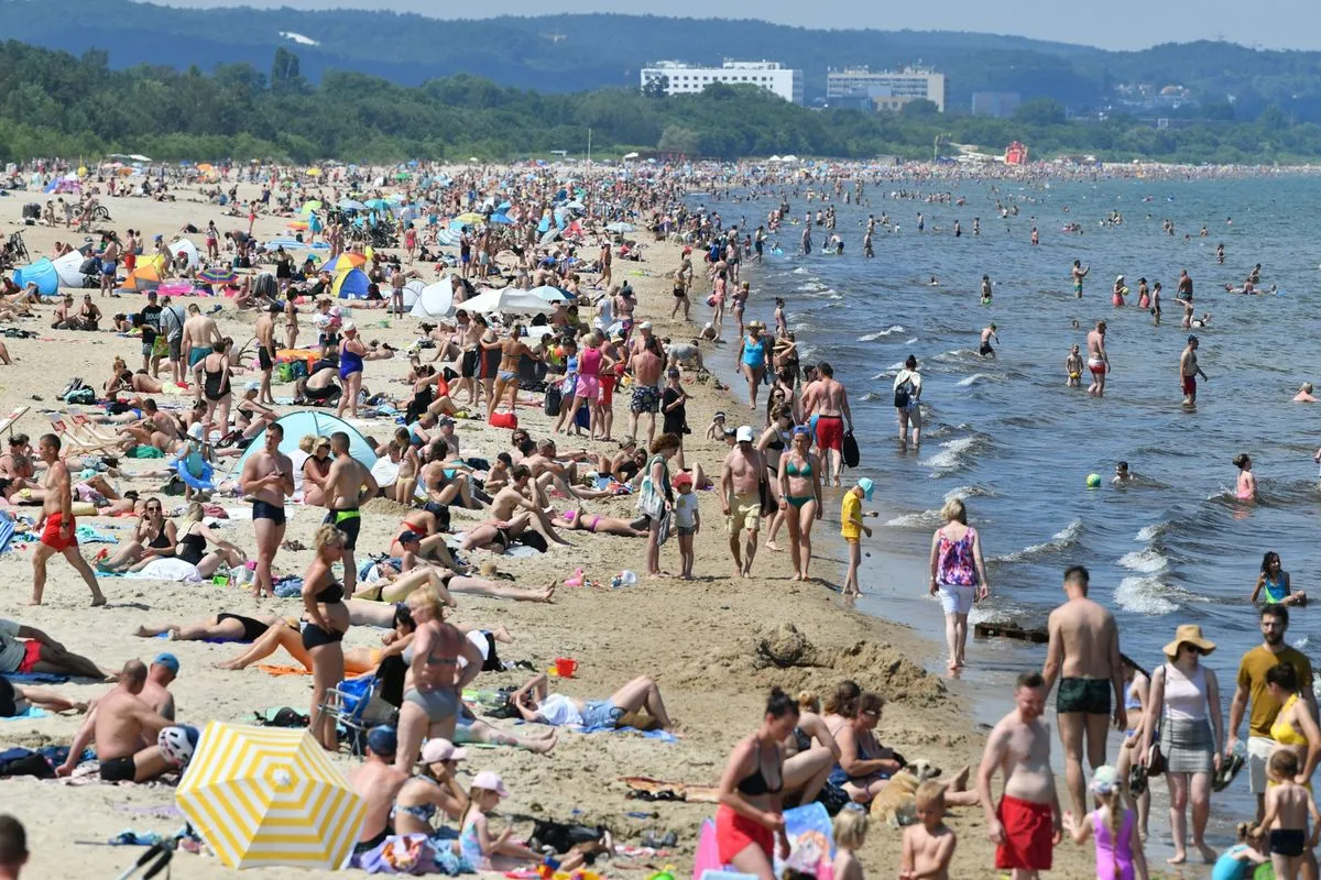 Zdjęcie Czy w Kołobrzegu są sinice? Sprawdź, gdzie nie można się kąpać