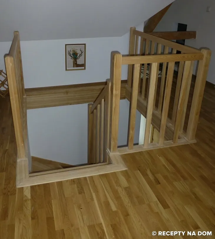 Zdjęcie Jak zrobić solidną poręcz na schody? Prosty sposób krok po kroku
