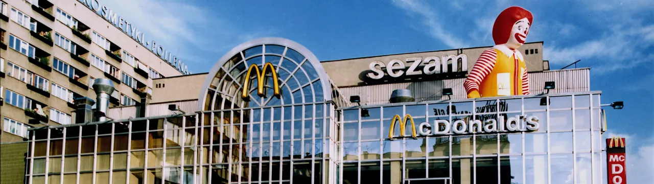 Zdjęcie W którym roku powstał McDonald's? Odkryj jego fascynującą historię
