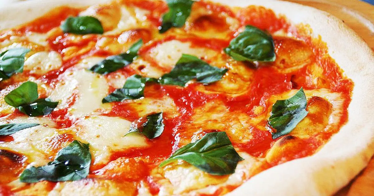 Zdjęcie Kto wynalazł pizzę? Historia, która zmieniła kulinarny świat na zawsze