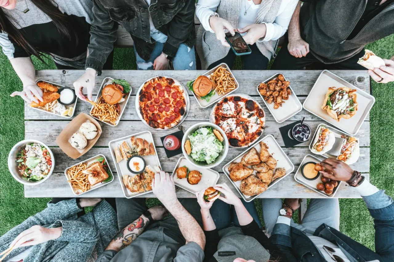 Zdjęcie Gdzie na romantyczną kolację w Łodzi? Odkryj najlepsze miejsca