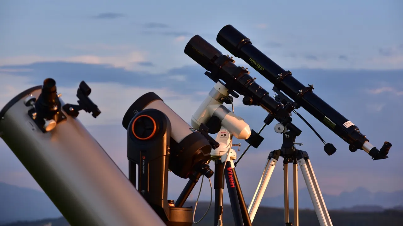 Zdjęcie Jak obserwować przez teleskop: proste kroki i bezpieczeństwo w astronomii