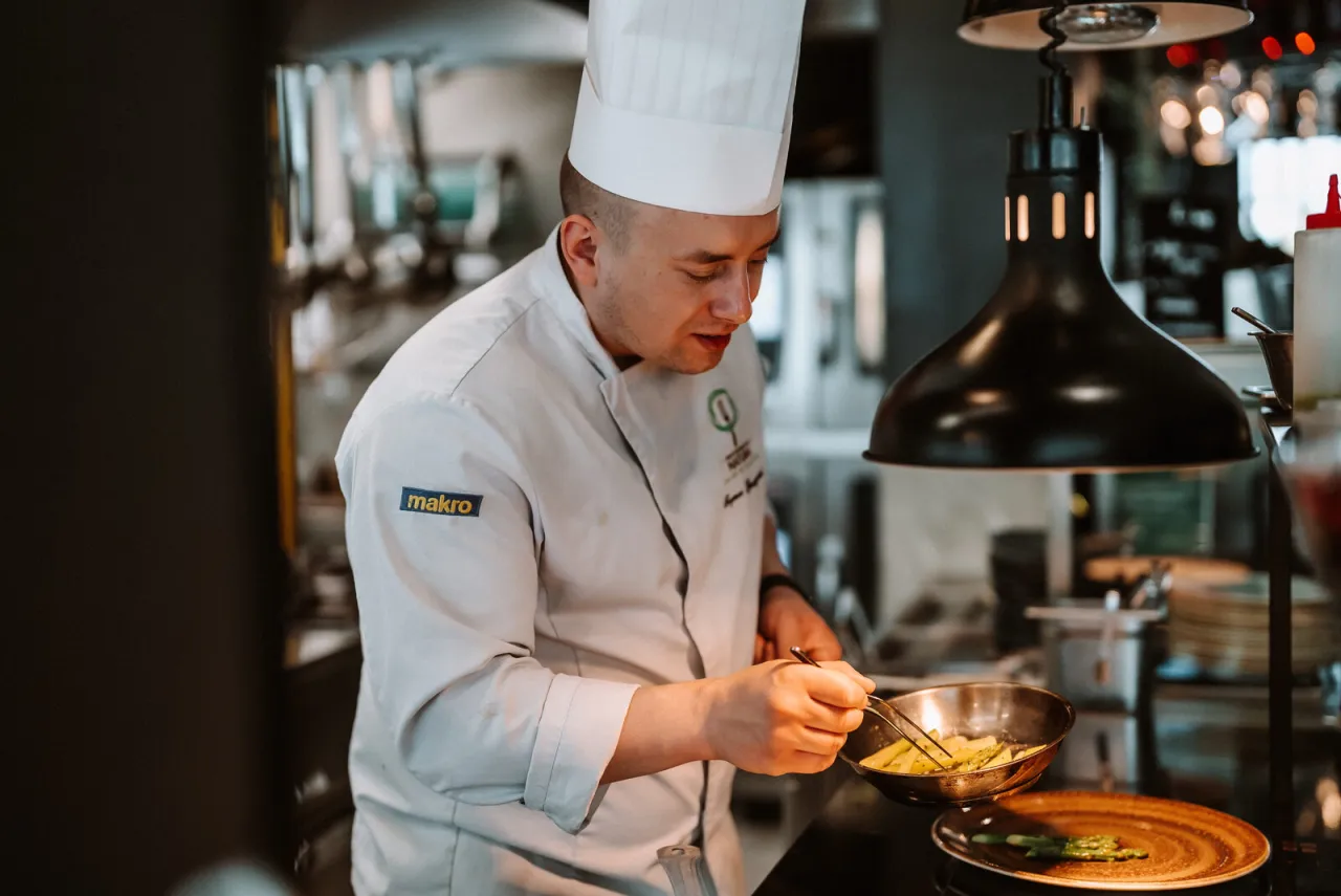 Zdjęcie Gdzie zjeść w Grzybowie? Odkryj najlepsze restauracje i smaki
