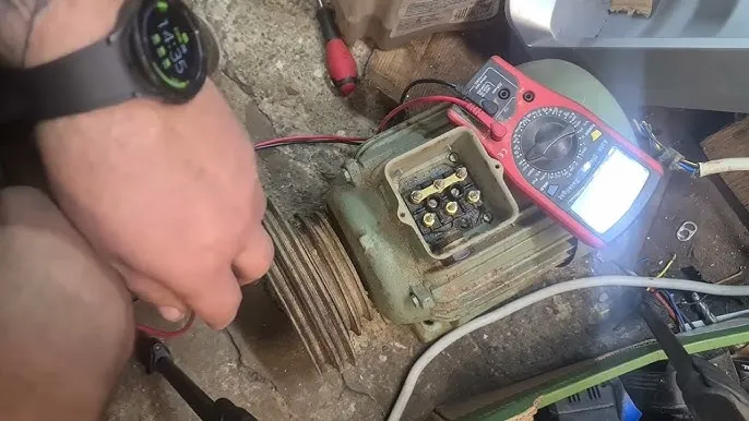 Zdjęcie Jak podłączyć silnik okapu 3 biegowy - uniknij błędów w instalacji
