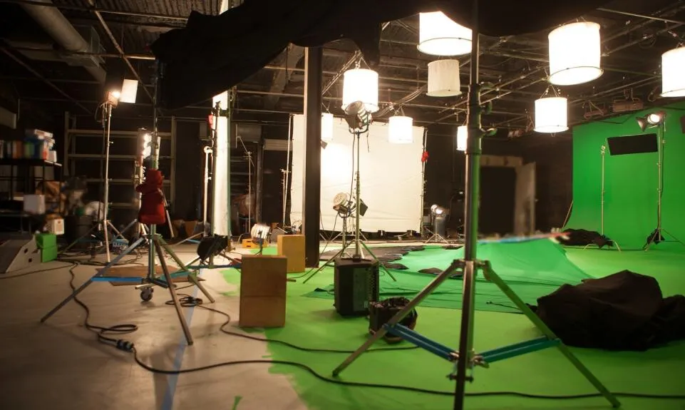 Zdjęcie Studio filmowe od A do Z: Sprzęt i wyposażenie dla profesjonalistów
