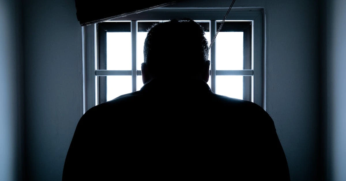 Zmowa milczenia: wnikliwy przegląd nowego serialu kryminalnego