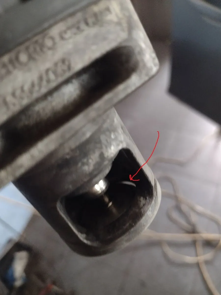 Zdjęcie Zawór EGR Opel Insignia - gdzie jest i jak go znaleźć bez problemu