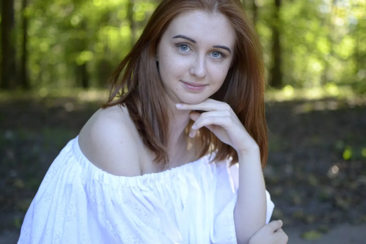 Zdjęcie Jak uszyć bluzkę hiszpankę z falbanką - krok po kroku bez błędów