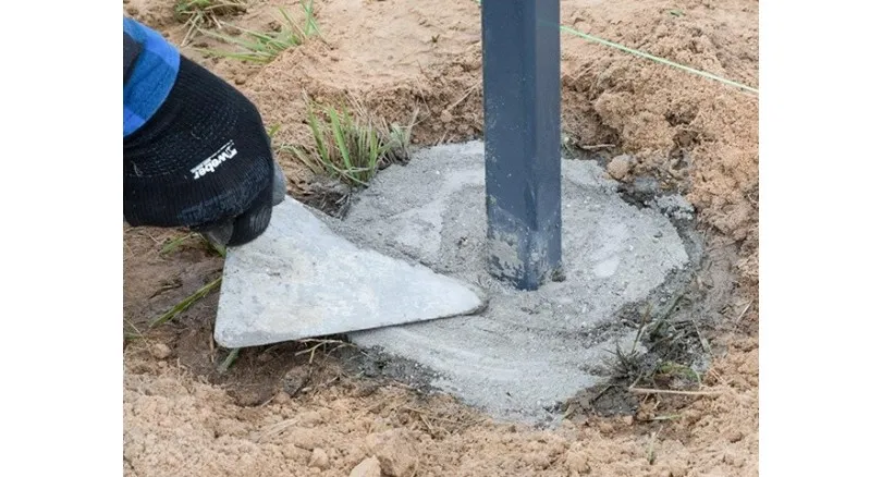 Zdjęcie Jaka zaprawa pod słupki ogrodzeniowe zapewni najlepszą wytrzymałość?
