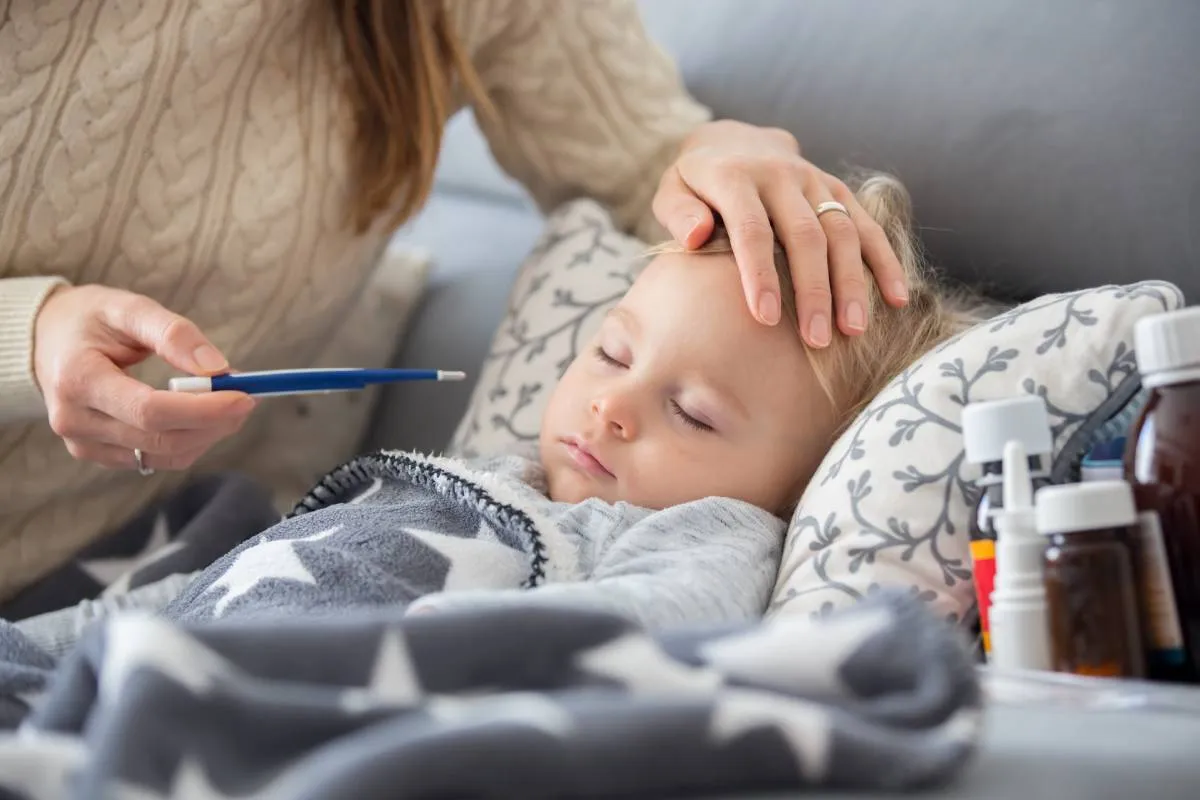 Zdjęcie Opieka nad chorym dzieckiem - ile płatne zasiłki i warunki uzyskania?