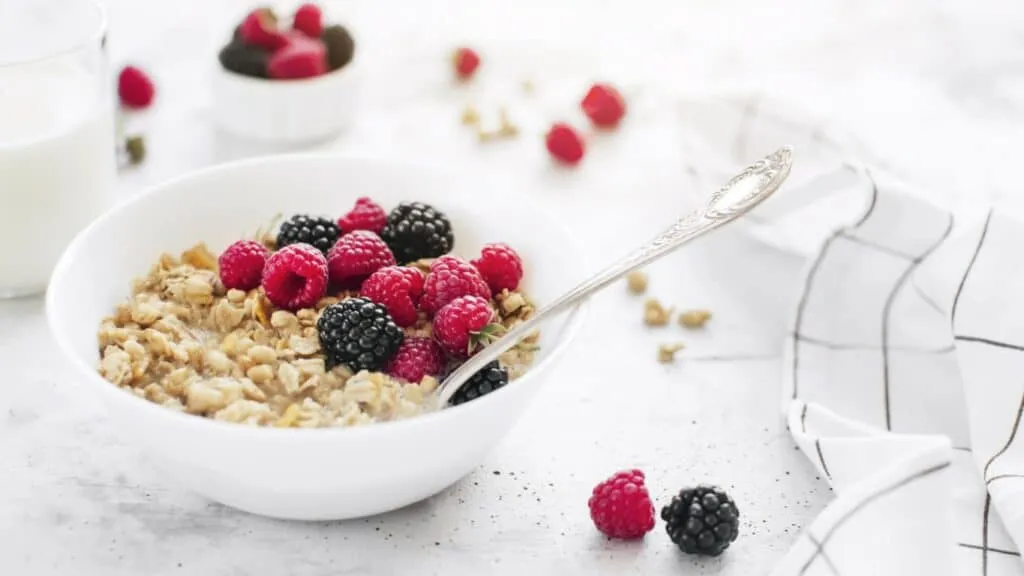 Zdjęcie Czy granola jest dietetyczna? Wszystko o kaloriach, cukrze i zdrowych zamiennikach