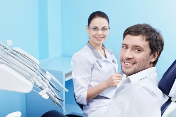 Zdjęcie Co jest refundowane u dentysty? Sprawdź, co możesz zyskać!