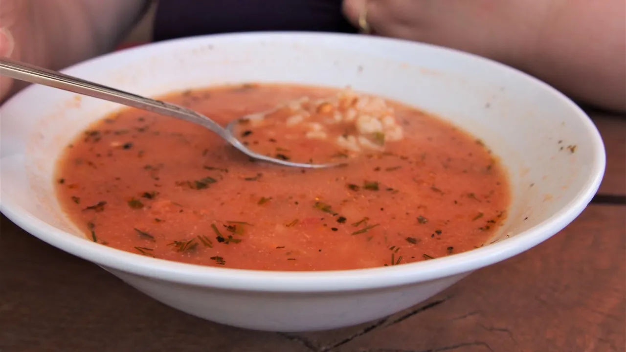 Zdjęcie Jak uratować zbyt kwaśną zupę? Sprawdzone sposoby na szybki ratunek