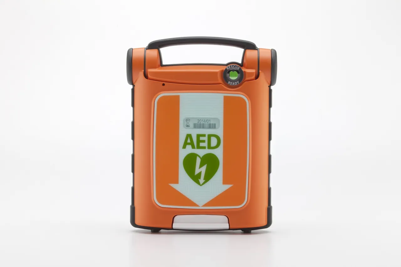 Zdjęcie Defibrylator AED: kiedy nie stosować i jak uniknąć błędów