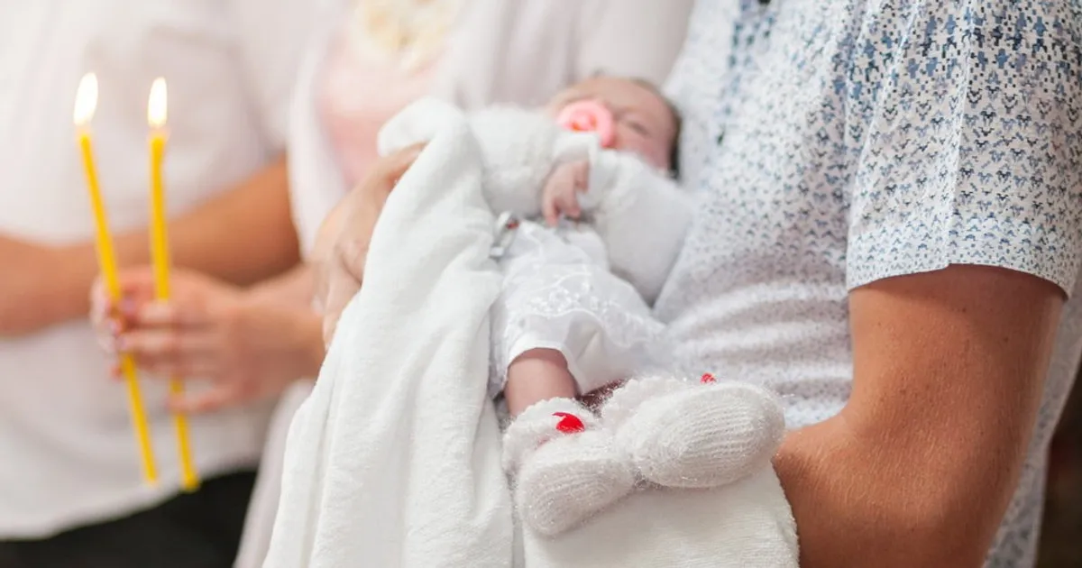 Zdjęcie Ile kosztują chrzciny w kościele? Sprawdź, co wpływa na ceny