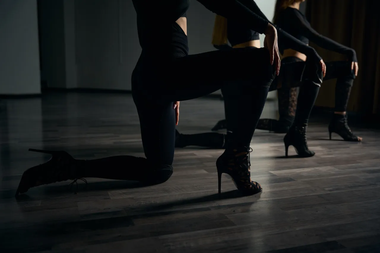 Zdjęcie Jak się ubrać na high heels, by wyglądać elegancko i czuć się komfortowo