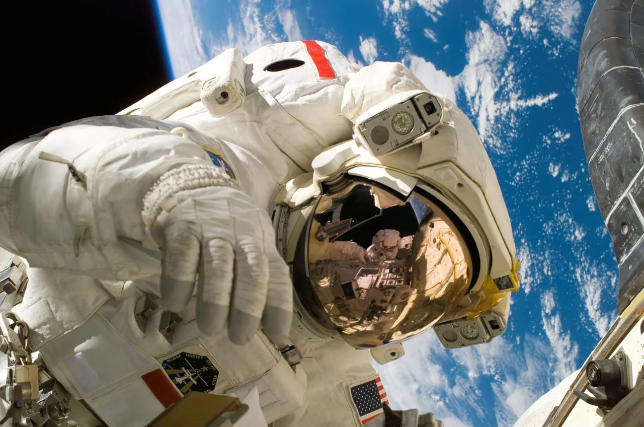 Zdjęcie Poznaj zarobki astronautów za lot w kosmos - realne stawki i premie