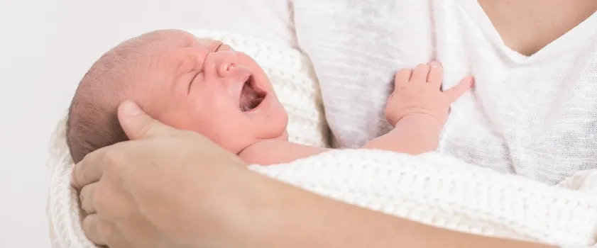 Zdjęcie Wzmożone napięcie mięśniowe u niemowlaka: niepokojące objawy, które musisz znać