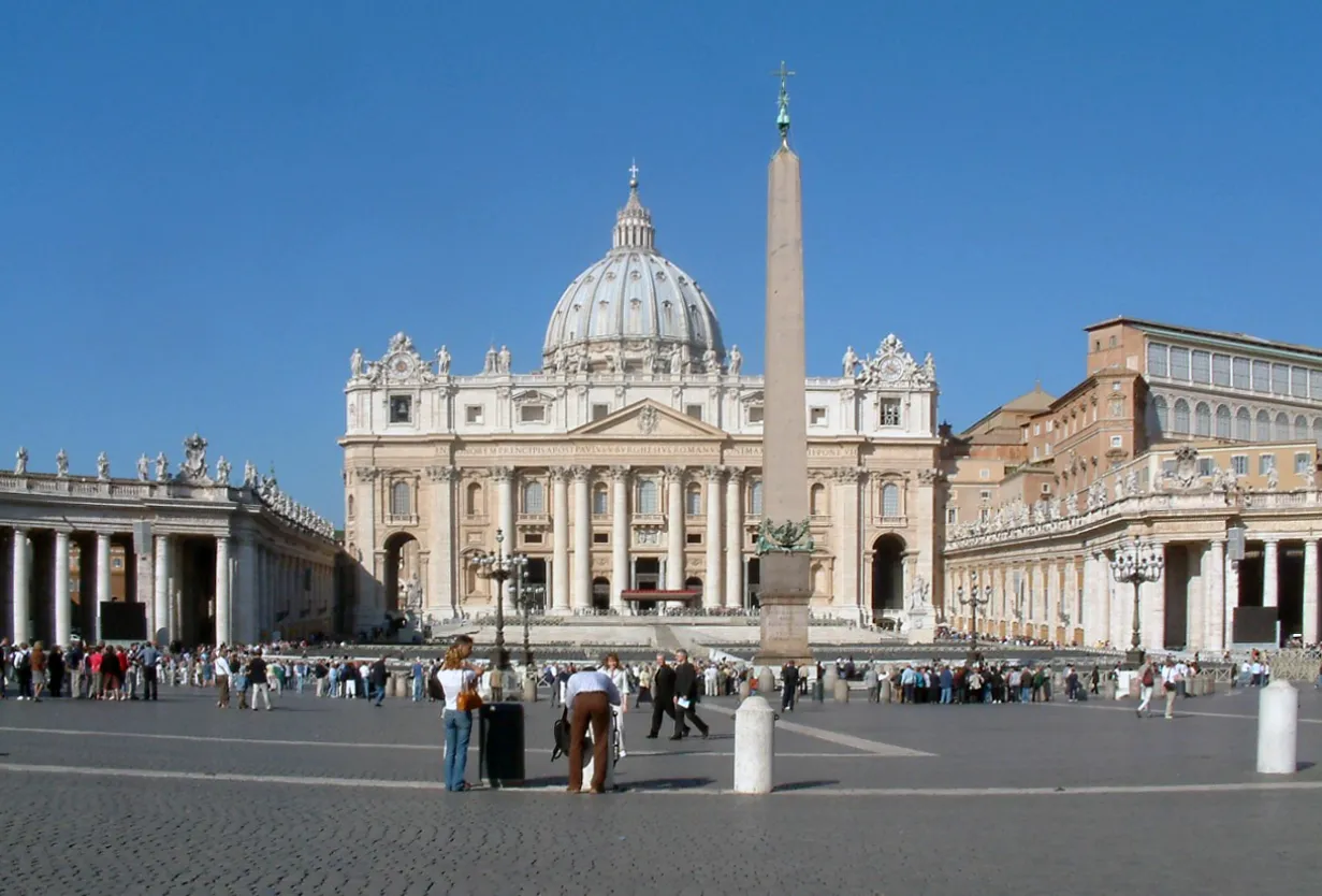Zdjęcie Kości&oacute;ł: Budynek, wsp&oacute;lnota czy instytucja? Poznaj 3 znaczenia