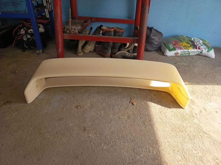 Zdjęcie Oryginalny spoiler BMW E36 GT: materiały, montaż i porównania