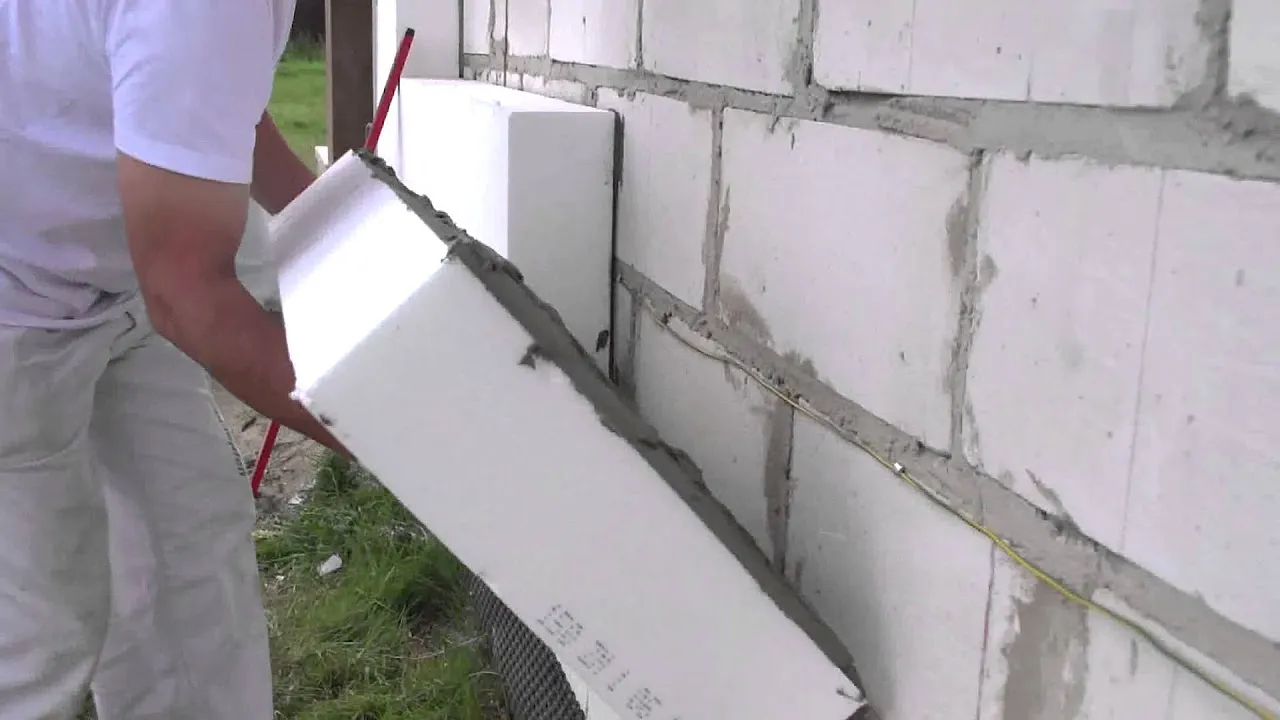 Zdjęcie Ile kosztuje położenie styropianu na elewacji? Sprawdź, co wpływa na ceny