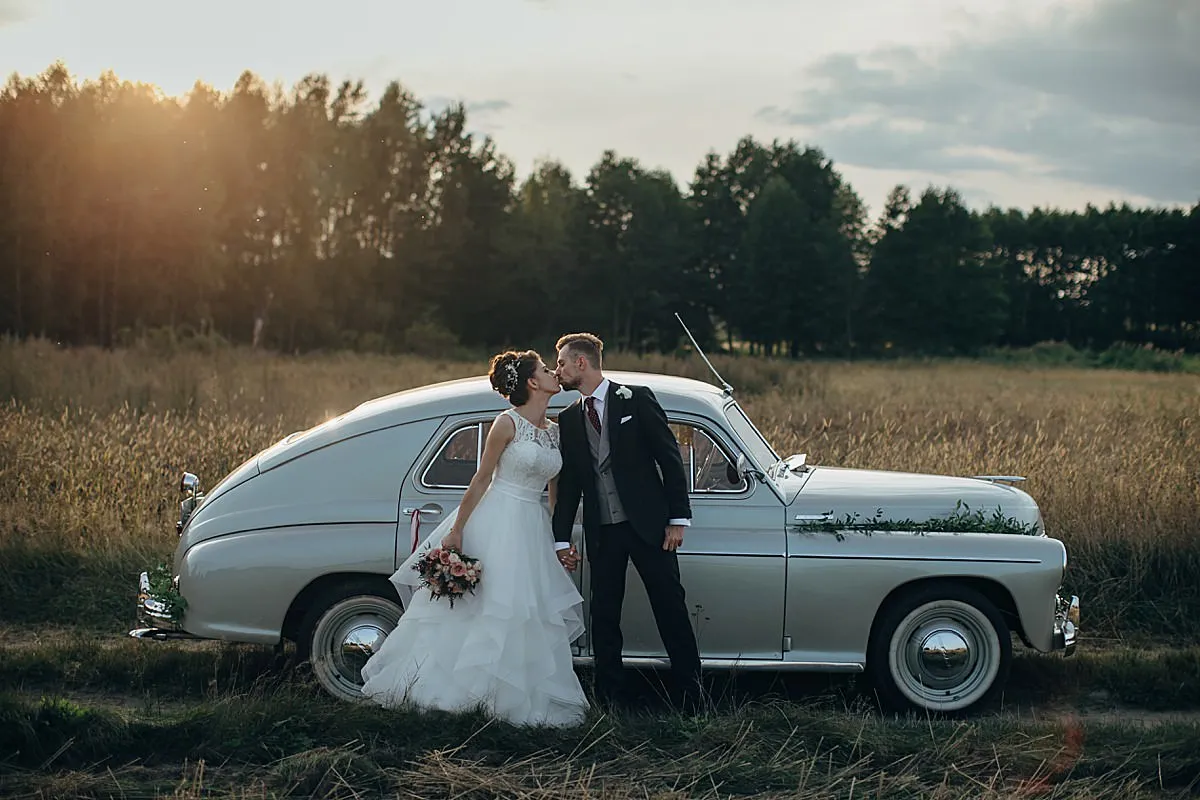Zdjęcie Jakie auto do ślubu wybrać, aby uniknąć rozczarowania?
