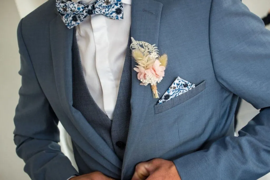 Zdjęcie Jak uszyć butonierkę: proste kroki do stworzenia eleganckiej ozdoby