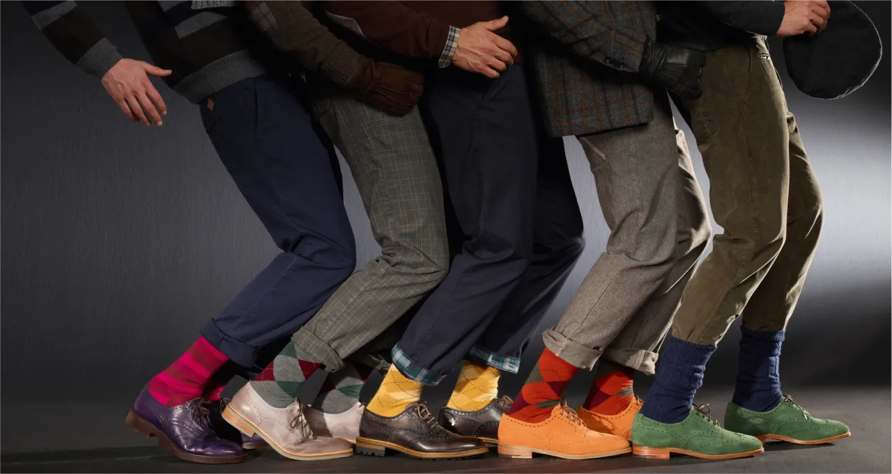 Zdjęcie Jak dobrać skarpetki: do spodni czy butów? Zasady elegancji i stylu