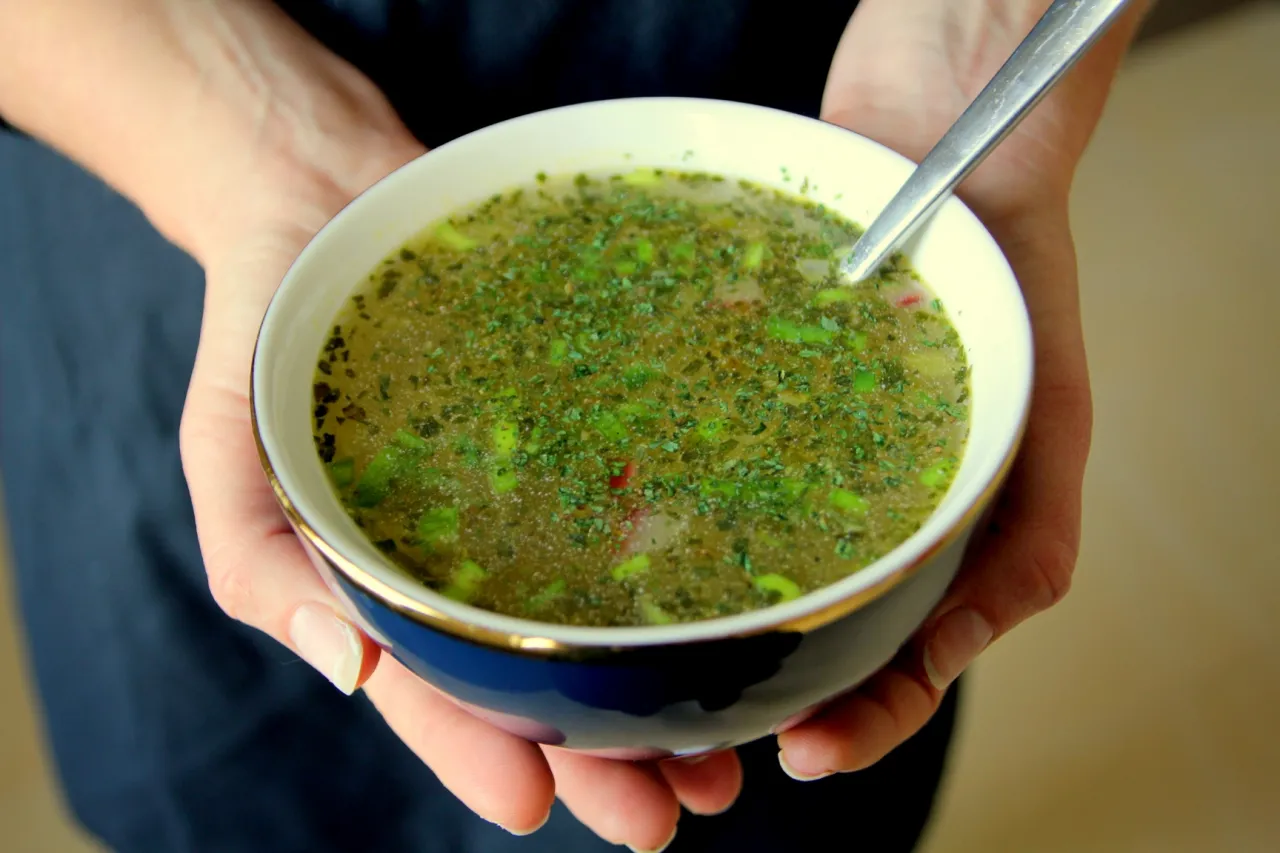 Zdjęcie Zupa klarowna co to znaczy? Poznaj jej cechy i przepisy na smakowite dania