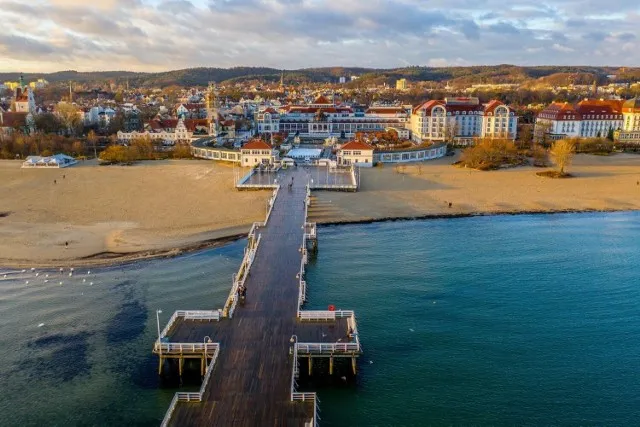 Zdjęcie Rumia ile do morza? Odkryj bliskość plaż i atrakcji nad Bałtykiem
