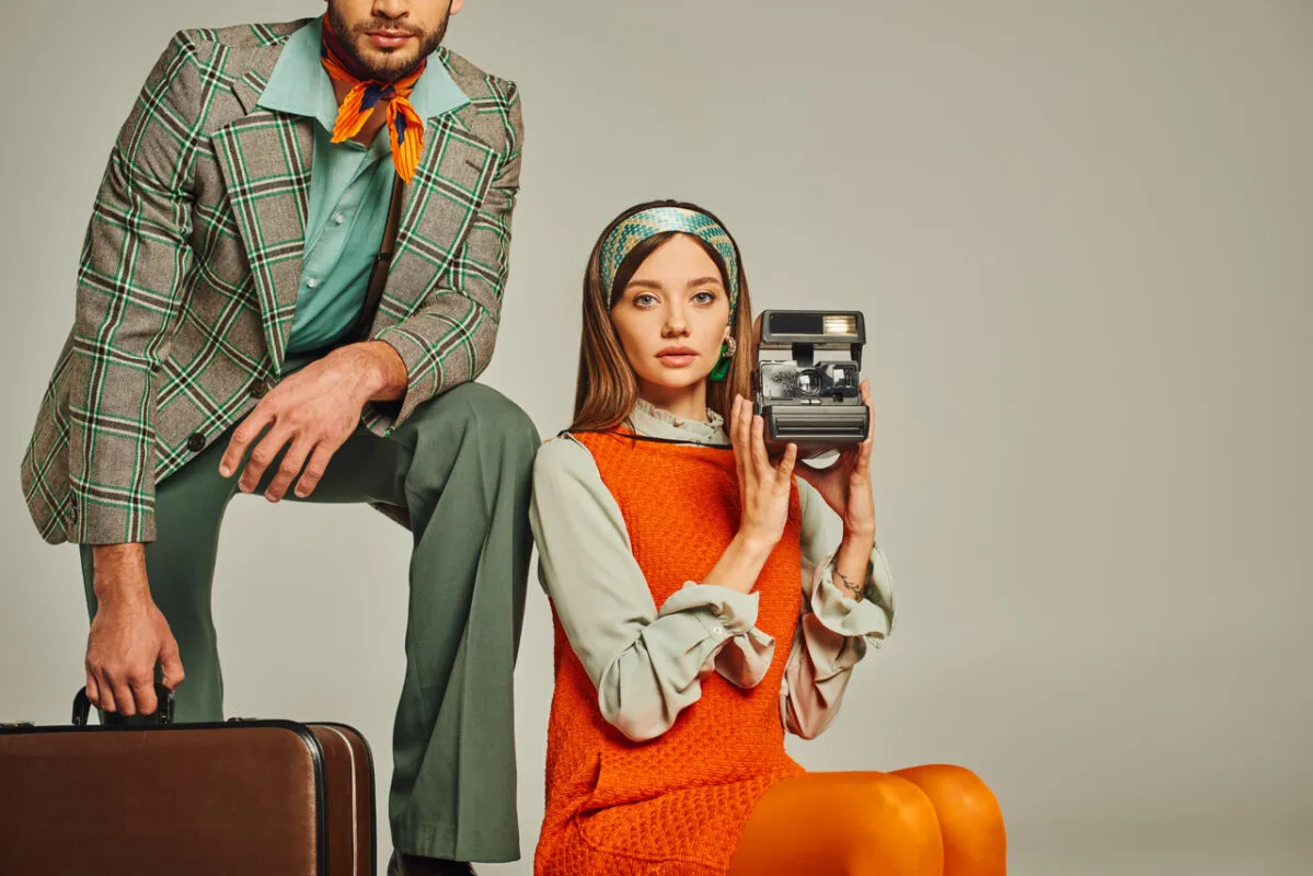 Zdjęcie Styl vintage: Co to znaczy? Odkryj autentyczne ubrania z historią