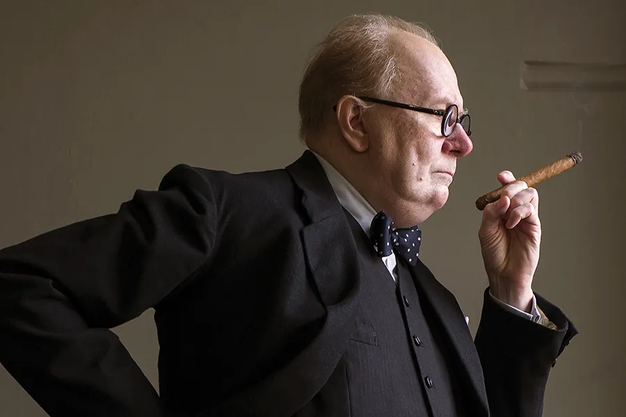 Zdjęcie Czas mroku - najlepszy film o Churchillu, który musisz zobaczyć