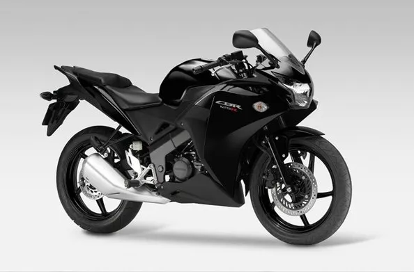 Zdjęcie Jaki olej wybrać do Honda CBR 125, aby uniknąć kosztownych napraw?
