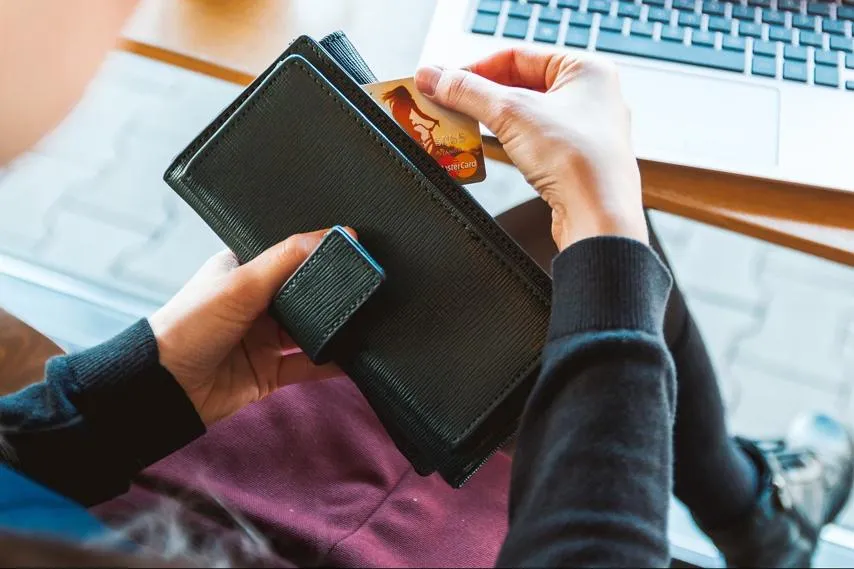 Zdjęcie Telefon z zadłużeniem? Sprawdzone sposoby na zakup bez przykrych konsekwencji
