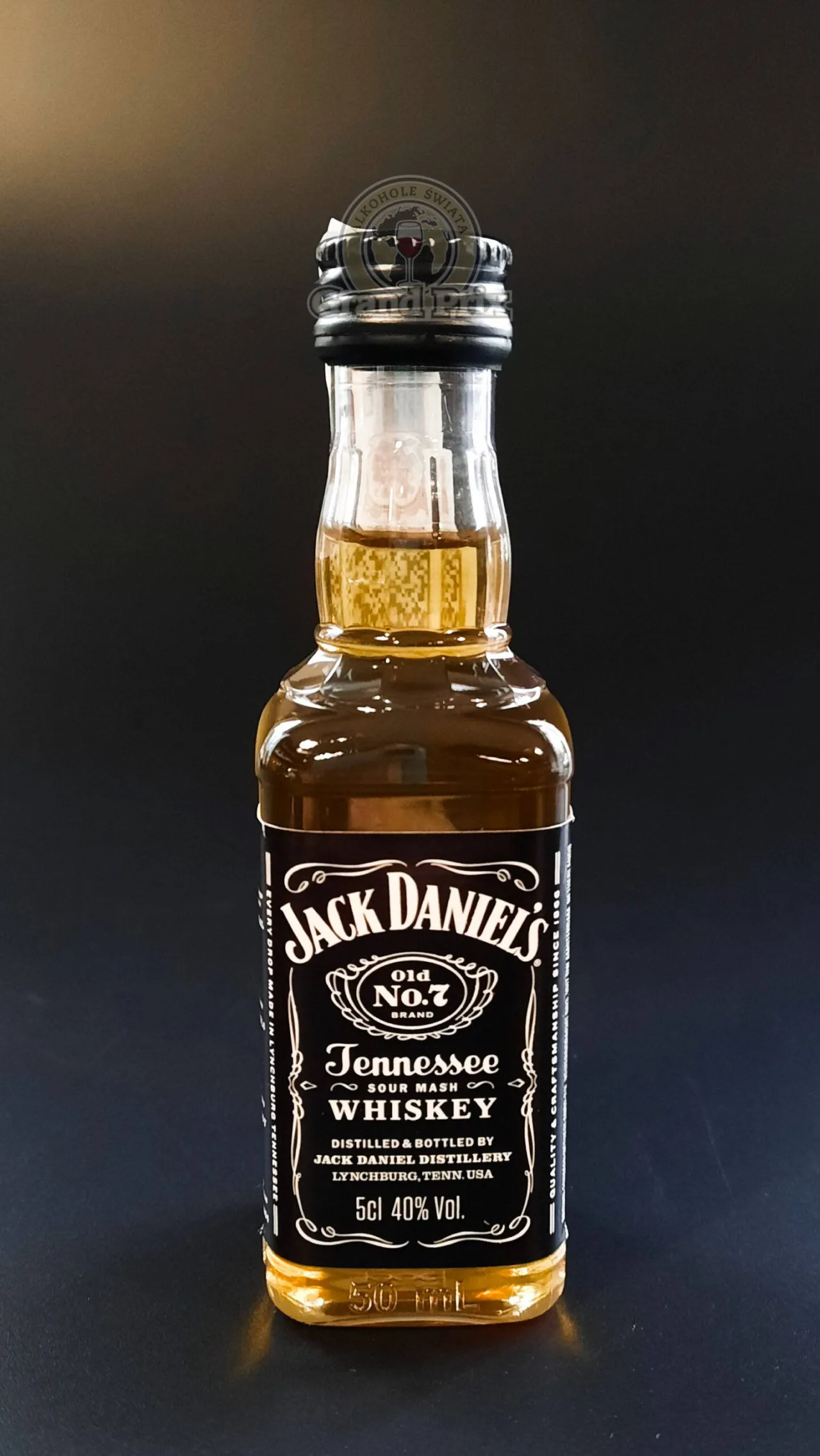 Zdjęcie Czy Jack Daniel's to whisky? Odkryj, co czyni go wyjątkowym!
