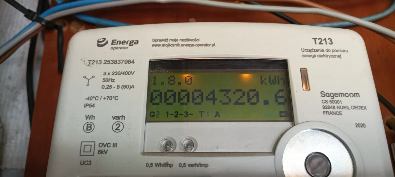 Zdjęcie Jak odczytać licznik dwukierunkowy fotowoltaika i zaoszczędzić na energii