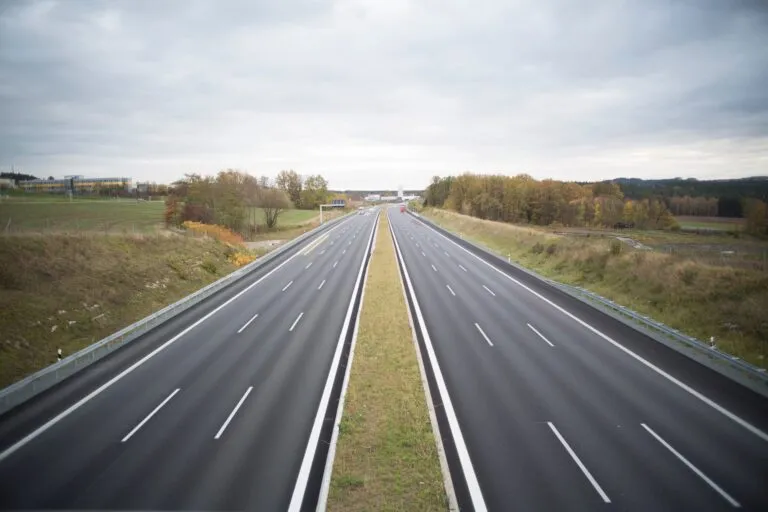 Zdjęcie Co to jest mop na autostradzie? Kluczowe informacje i usługi