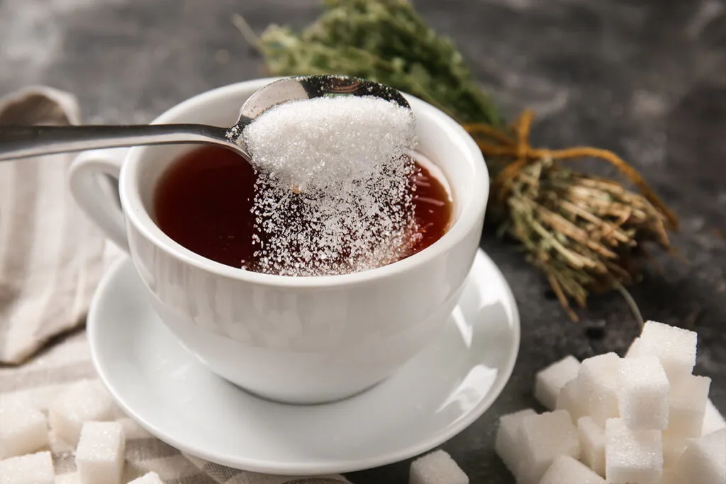 Zdjęcie Ile kcal ma herbata owocowa? Sprawdź, co wpływa na jej kaloryczność