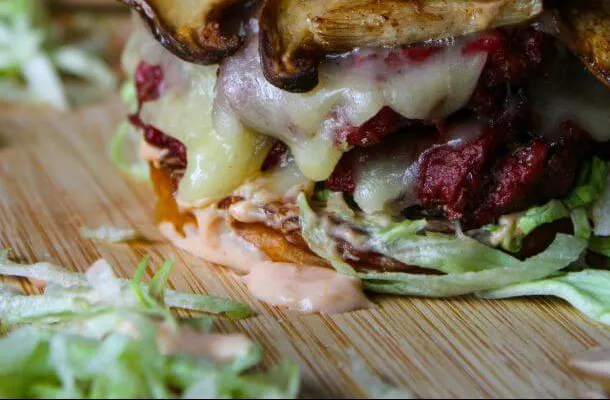 Zdjęcie Jak zrobić sos do hamburgerów – prosty przepis na pyszny smak