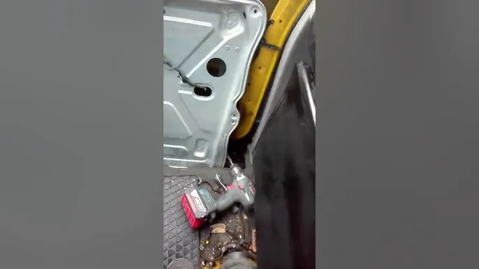 Zdjęcie Jak otworzyć vw t5 bez kluczyka? Bezpieczne metody i porady